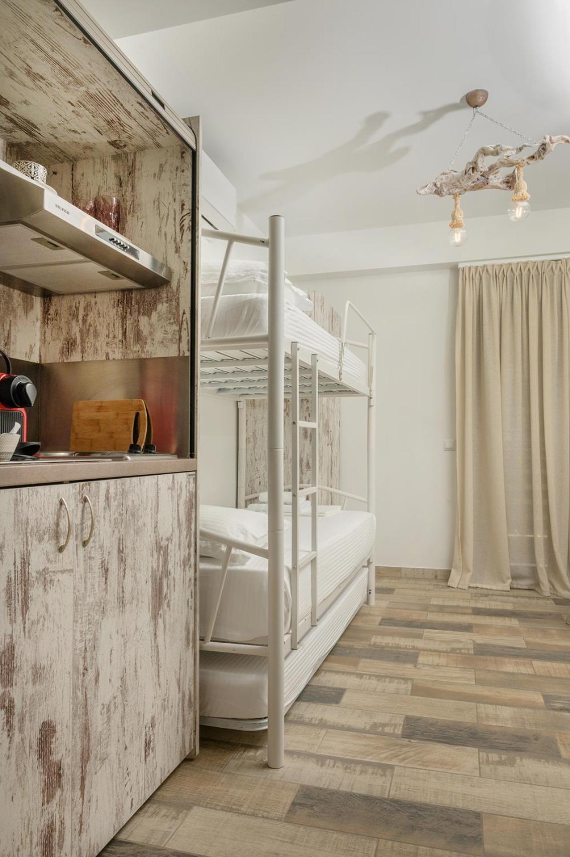 Meltemi Luxury Apartments Nea Roda Exterior foto
